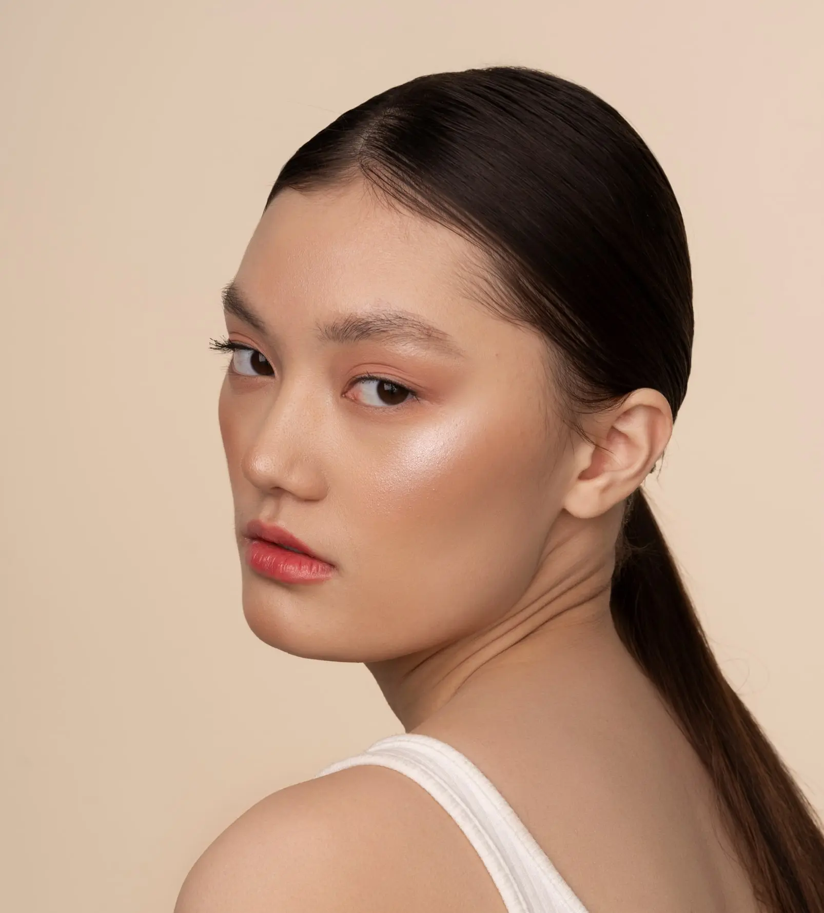 Blumi model — discounted aesthetic treatments